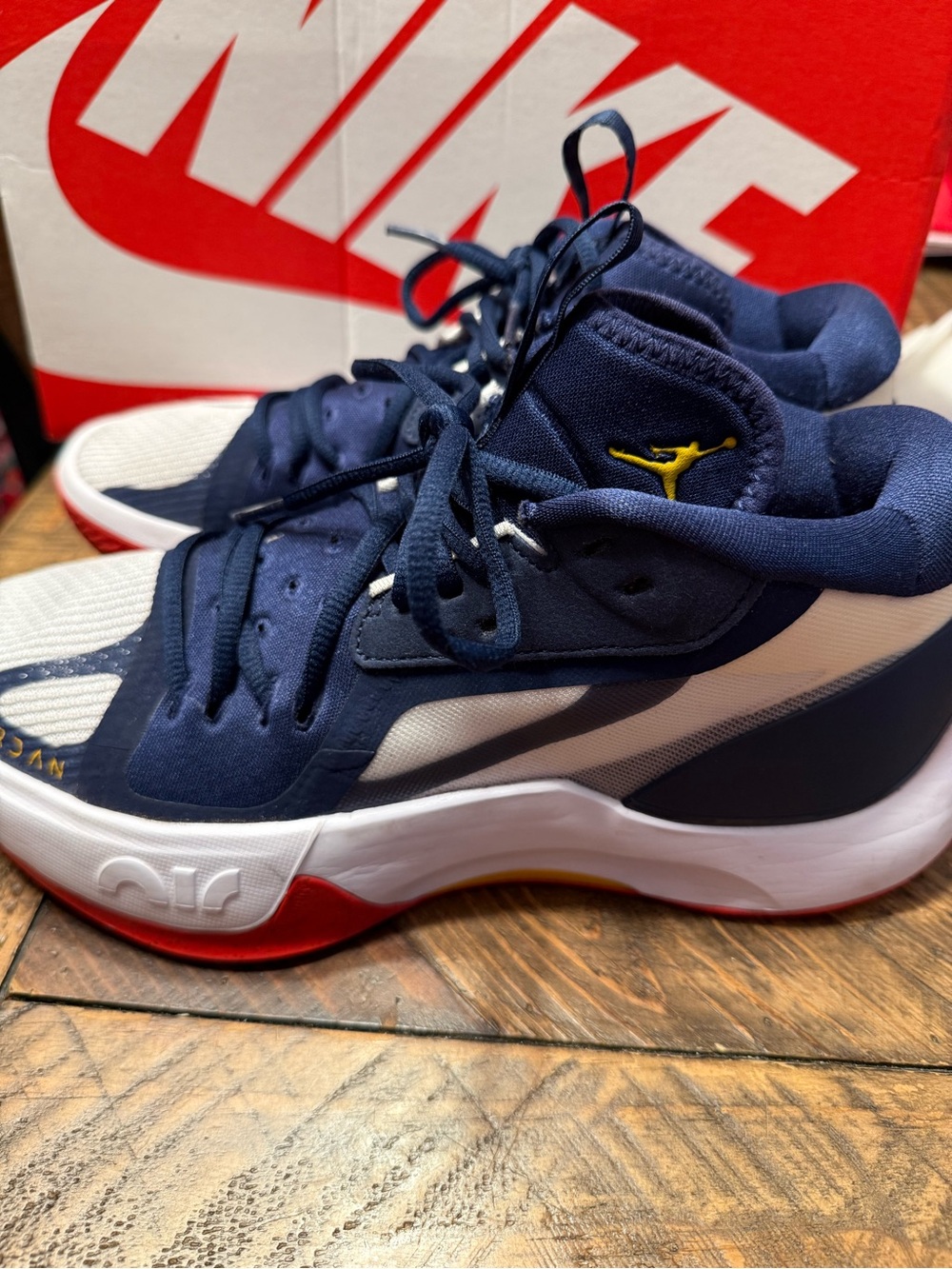 Jordan Zoom Separate Basketball Shoes Men’s 8 Navy Gold Red